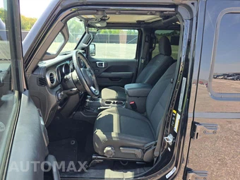 2020 Jeep Wrangler Unlimited Sahara - miniatura 3