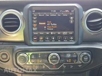 2020 Jeep Wrangler Unlimited Sahara - miniatura 7