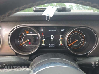 2020 Jeep Wrangler Unlimited Sahara - miniatura 9
