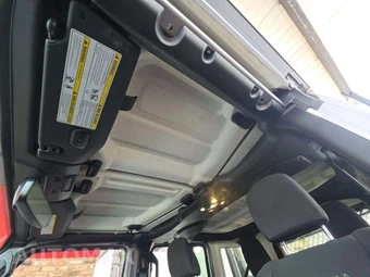 2020 Jeep Wrangler Unlimited Sahara - miniatura 11
