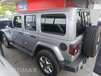 2020 Jeep Wrangler Unlimited Sahara - miniatura 2