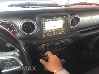 2020 Jeep Wrangler Unlimited Sahara - miniatura 23