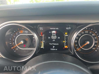 2020 Jeep Wrangler Unlimited Sahara - miniatura 9