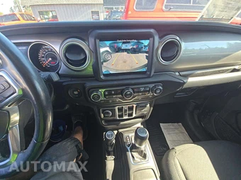 2020 Jeep Wrangler Unlimited Sahara - miniatura 10