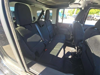 2020 Jeep Wrangler Unlimited Sahara - miniatura 16