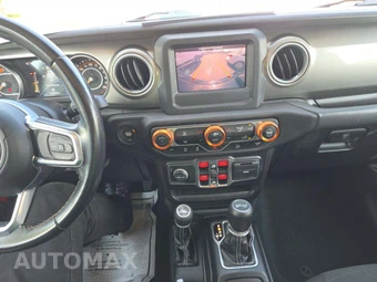 2020 Jeep Wrangler Unlimited Sahara - miniatura 10