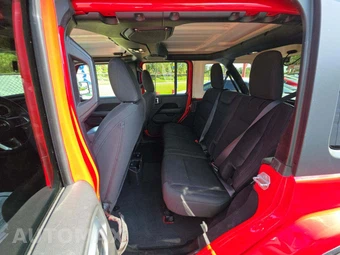 2020 Jeep Wrangler Unlimited Sahara - miniatura 13