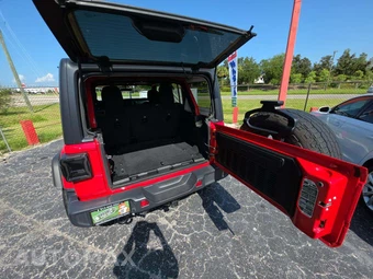 2020 Jeep Wrangler Unlimited Sahara - miniatura 14
