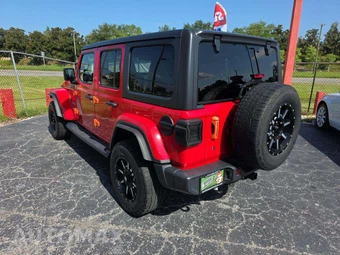 2020 Jeep Wrangler Unlimited Sahara - miniatura 2