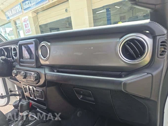 2020 Jeep Wrangler Unlimited Sahara - miniatura 16