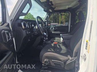2020 Jeep Wrangler Unlimited Sahara - miniatura 3
