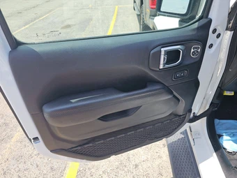 2020 Jeep Wrangler Unlimited Sahara Altitude Edition - miniatura 9