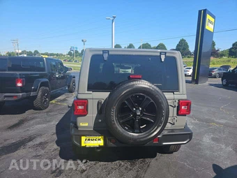 2020 Jeep Wrangler Unlimited Sahara Altitude Edition - miniatura 3