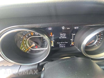 2020 Jeep Wrangler Unlimited Sahara Altitude Edition - miniatura 9
