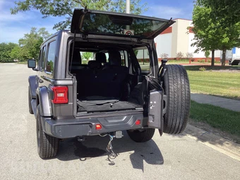 2020 Jeep Wrangler Unlimited Sahara Altitude Edition - miniatura 11
