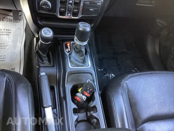 2020 Jeep Wrangler Unlimited Sahara Altitude Edition - miniatura 17