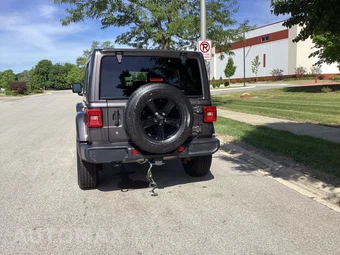 2020 Jeep Wrangler Unlimited Sahara Altitude Edition - miniatura 6