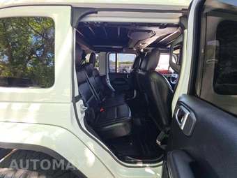 2020 Jeep Wrangler Unlimited Sahara Altitude Edition - miniatura 16