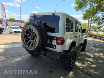 2020 Jeep Wrangler Unlimited Sahara Altitude Edition - miniatura 3