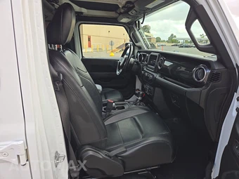 2020 Jeep Wrangler Unlimited Sahara Altitude Edition - miniatura 8