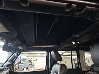 2020 Jeep Wrangler Unlimited Sahara Altitude Edition - miniatura 18