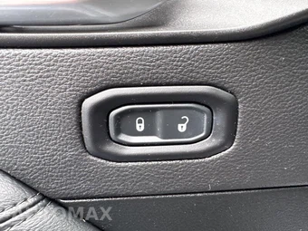 2020 Jeep Wrangler Unlimited Sahara Altitude Edition - miniatura 17