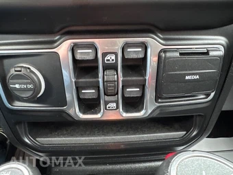 2020 Jeep Wrangler Unlimited Sahara Altitude Edition - miniatura 28