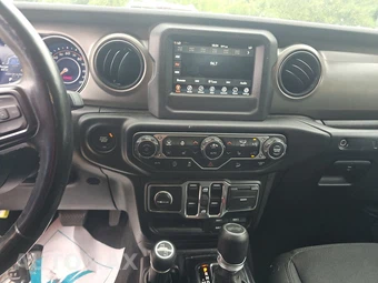 2020 Jeep Wrangler Unlimited Sport S - miniatura 11