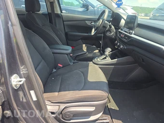 2020 Kia Forte FE – miniatura 8
