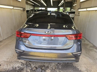 2020 Kia Forte FE – miniatura 5