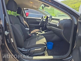 2020 Kia Forte FE – miniatura 18