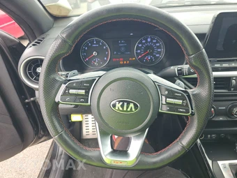 2020 Kia Forte GT - miniatura 10