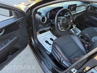 2020 Kia Forte GT - miniatura 11