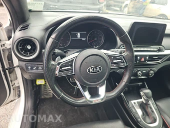 2020 Kia Forte GT – miniatura 10