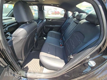 2020 Kia Forte GT-Line – miniatura 13