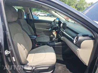 2020 Kia Forte LXS – miniatura 8