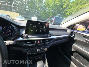 2020 Kia Forte LXS – miniatura 10