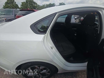 2020 Kia Forte LXS - miniatura 16