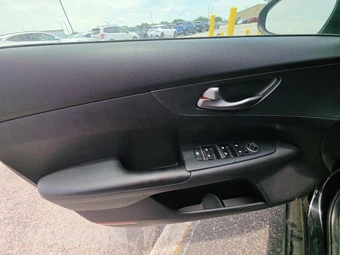 2020 Kia Forte LXS – miniatura 15