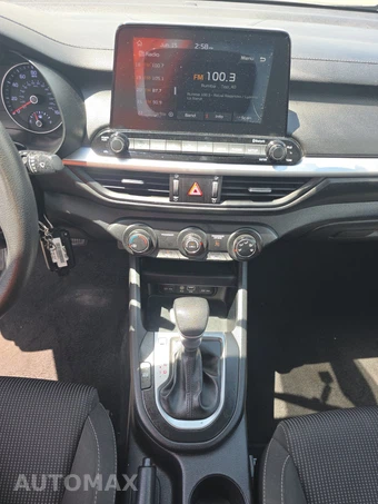 2020 Kia Forte LXS – miniatura 11