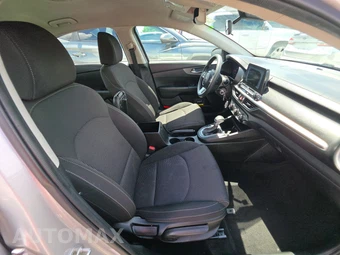 2020 Kia Forte LXS – miniatura 8