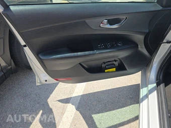 2020 Kia Forte LXS – miniatura 9