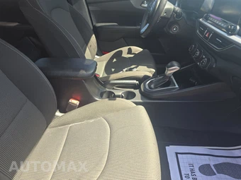 2020 Kia Forte LXS – miniatura 8