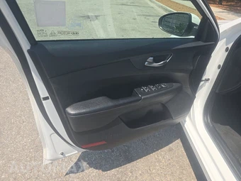 2020 Kia Forte LXS - miniatura 9