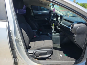 2020 Kia Forte LXS - miniatura 8