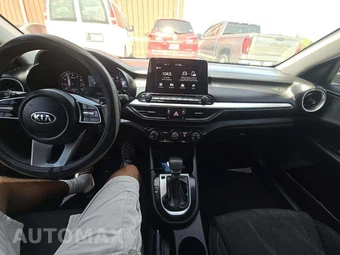 2020 Kia Forte LXS – miniatura 8