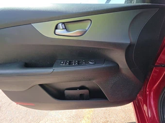 2020 Kia Forte LXS – miniatura 9