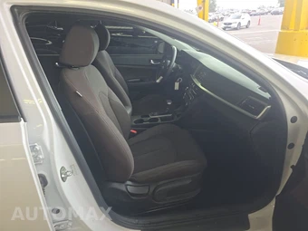 2020 Kia Optima LX – miniatura 8
