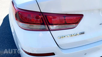 2020 Kia Optima LX - miniatura 18