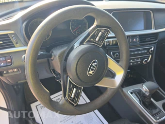 2020 Kia Optima LX – miniatura 10
